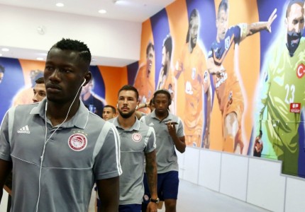 Στο γήπεδο της Μπασακσεχίρ ο Θρύλος (photos+video)