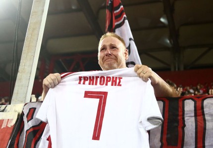 Το δώρο Καραπαπά στον Αχιλλέα Σταύρου για το γιο του (photos)
