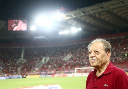 90 χρόνια... Έφηβος (video)