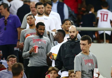 Σύσσωμος ο μπασκετικός Θρύλος στο Ναό (photos)