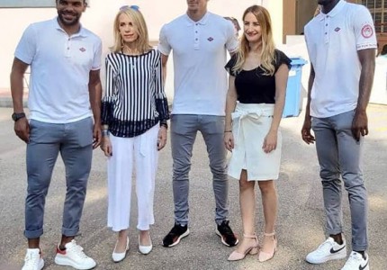 Μοίρασαν χαμόγελα (photos)