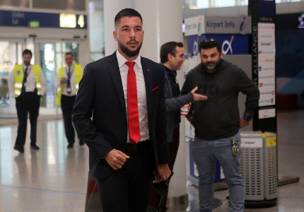 Εικόνες από την «ερυθρόλευκη» αναχώρηση