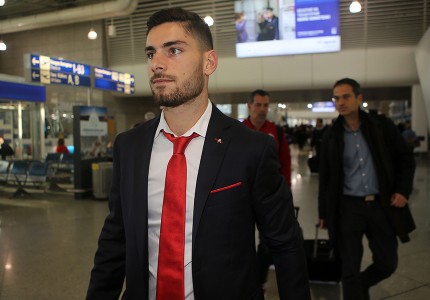 Εικόνες από την «ερυθρόλευκη» αναχώρηση