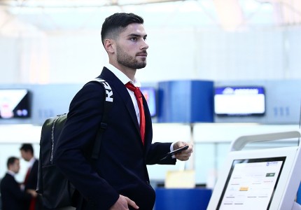 Εικόνες από την «ερυθρόλευκη» αναχώρηση