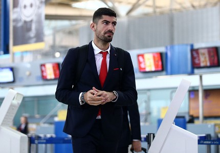 Εικόνες από την «ερυθρόλευκη» αναχώρηση