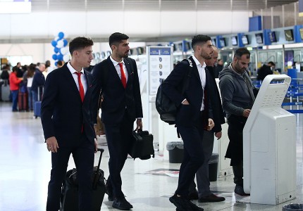 Εικόνες από την «ερυθρόλευκη» αναχώρηση