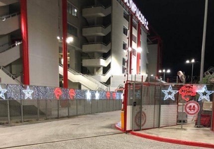 Φόρεσε τα γιορτινά του ο Ναός (photos)