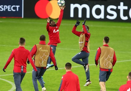 Οι Σέρβοι στο Καραϊσκάκη (photos)