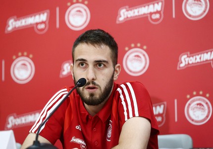 «Στη μεγάλη οικογένεια του Ολυμπιακού για ακόμη 3 χρόνια»