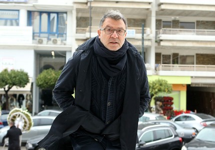 Με την ερυθρόλευκη σημαία το τελευταίο ταξίδι του Ηλία Ρωσίδη