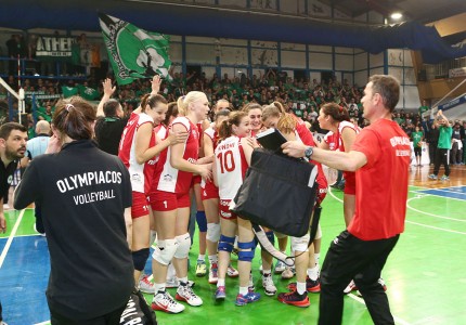 Κούπα μέσα στο σπιτάκι τους (photos)