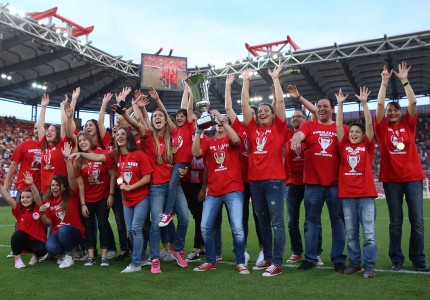 Οι κούπες (και οι φιέστες) είναι αμέτρητες! (photos)