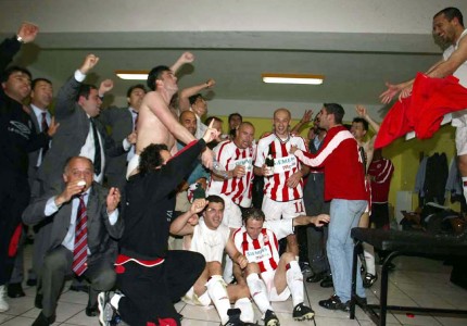 Οι κούπες είναι αμέτρητες (photos, video)