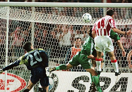 Κύπελλο με μαγκιά και ξεβράκωμα! (photos, video)