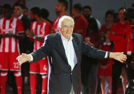 Η φιέστα για τα 44 πρωταθλήματα! Δεν θα μας φτάσετε ΠΟΤΕ!