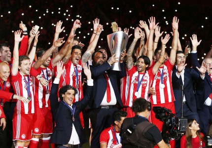 Η φιέστα για τα 44 πρωταθλήματα! Δεν θα μας φτάσετε ΠΟΤΕ!