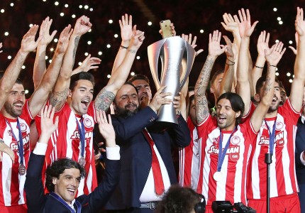 Η φιέστα για τα 44 πρωταθλήματα! Δεν θα μας φτάσετε ΠΟΤΕ!
