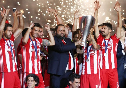 Η φιέστα για τα 44 πρωταθλήματα! Δεν θα μας φτάσετε ΠΟΤΕ!