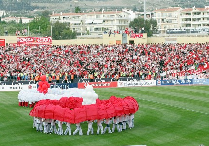 Πρωτάθλημα και Κύπελλο στον Ολυμπιακό (photos, videos)