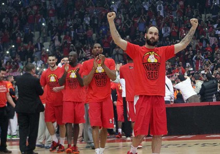 ΜΥΘΙΚΟ αφιέρωμα της ΚΑΕ στον Βασιλιά της Ευρώπης! (photos)