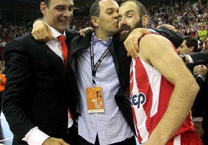 ΜΥΘΙΚΟ αφιέρωμα της ΚΑΕ στον Βασιλιά της Ευρώπης! (photos)