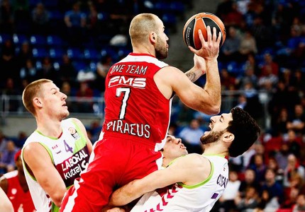 ΜΥΘΙΚΟ αφιέρωμα της ΚΑΕ στον Βασιλιά της Ευρώπης! (photos)