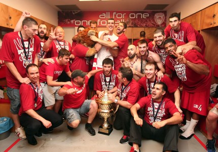 Μετά το ευρωπαϊκό, πήρε και το πρωτάθλημα (photos, video)