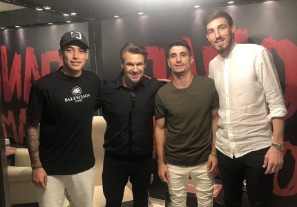 Όταν γλιτώνεις άλλον ένα διασυρμό, το… καις στα μπουζούκια! (photo)