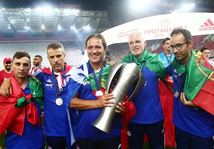 Μία φιέστα, όπως αρμόζει σε έναν Θρύλο! (video+photos)