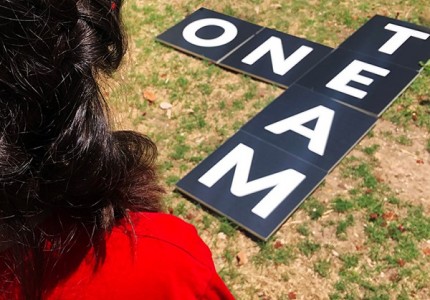 Οι συμβουλές και τα δώρα του Χαραλαμπόπουλου