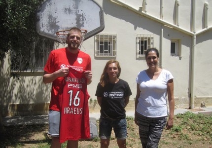 Οι συμβουλές και τα δώρα του Χαραλαμπόπουλου