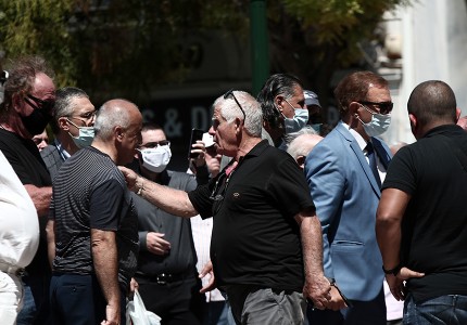 Με την ερυθρόλευκη σημαία το τελευταίο «αντίο» στον Σάββα Θεοδωρίδη