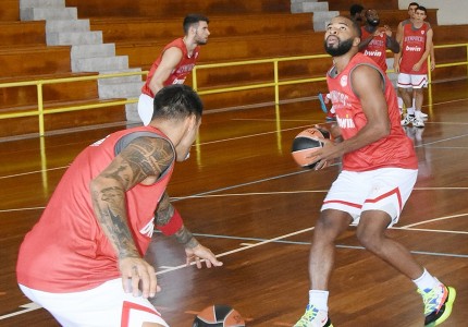 Ακόμη μια ημέρα με σκληρή δουλειά (photos)