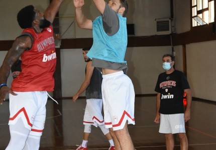 Συνέχεια στο παρκέ! (photos)