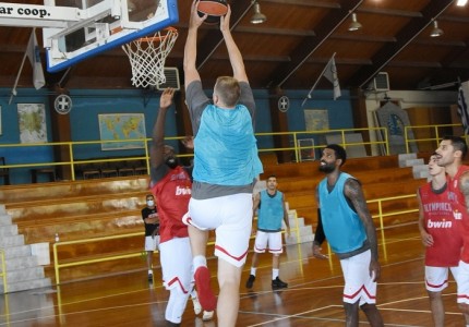 Συνέχεια στο παρκέ! (photos)