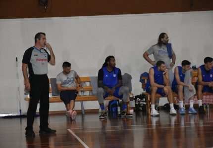 Νίκησε με τριαντάρα ο Θρύλος (photos)