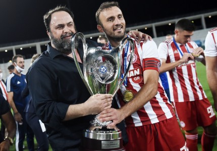 Αυτό είναι σωστό, Πρωτάθλημα και Κύπελλο στον Ολυμπιακό (photos)