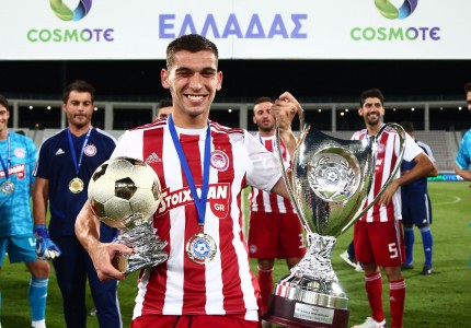 Αυτό είναι σωστό, Πρωτάθλημα και Κύπελλο στον Ολυμπιακό (photos)
