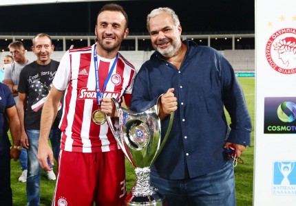 Αυτό είναι σωστό, Πρωτάθλημα και Κύπελλο στον Ολυμπιακό (photos)