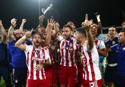 Αυτό είναι σωστό, Πρωτάθλημα και Κύπελλο στον Ολυμπιακό (photos)