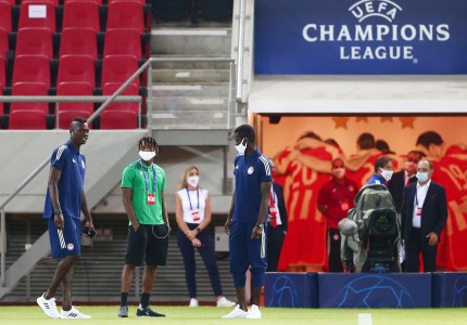 Πάτησε χορτάρι ο Θρύλος! (photos)