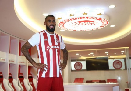 Μαγεία Εμβιλά στα ερυθρόλευκα! (photos)