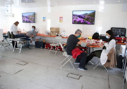 ΣΕΦ: Εντυπωσιακή ανταπόκριση στην αιμοδοσία! (photos)