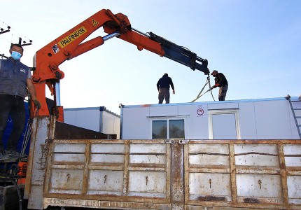 Στο Δαμάσι οι πρώτοι οικίσκοι της δωρεάς του Ολυμπιακού και του Βαγγέλη Μαρινάκη! (photos, video)