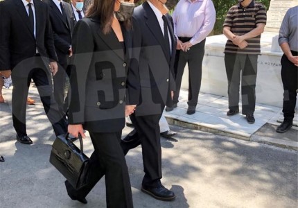 Η οικογένεια Αγγελόπουλου αποχαιρέτησε τον εκλιπόντα Κωνσταντίνο (photos)