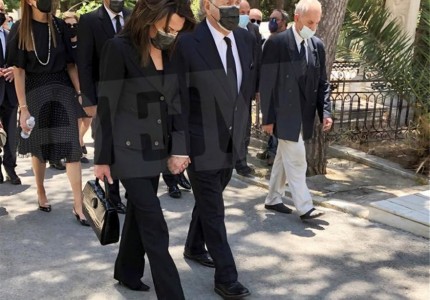 Η οικογένεια Αγγελόπουλου αποχαιρέτησε τον εκλιπόντα Κωνσταντίνο (photos)