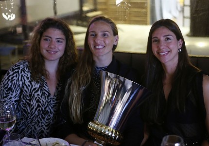 Οι πρωταθλήτριες Ευρώπης στο Μικρολίμανο (photos)