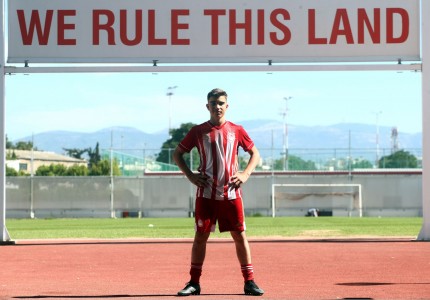 «Να σε δω με τη φανέλα του Ολυμπιακού…» (photos)