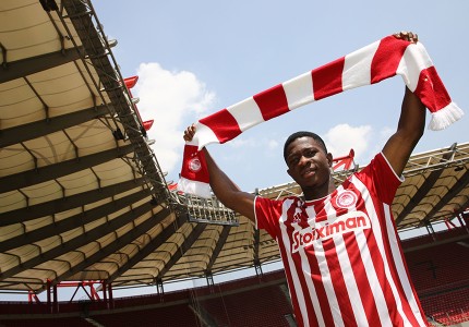 Με τα ερυθρόλευκα ο Αγκιμπού Καμαρά (photos, video)