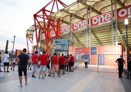 Ο Ναός όπως πρέπει να είναι, με κόσμο! (Photos)